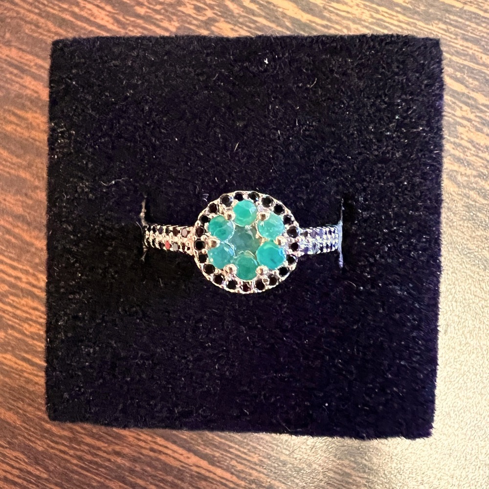 Emerald and sapphire size 7 ring. Sterling silver.